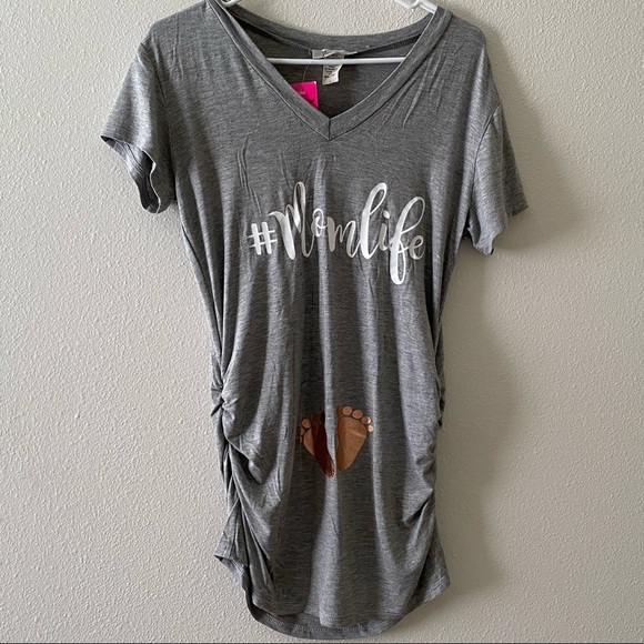 #momlife Maternity shirt - Picture 1 of 5